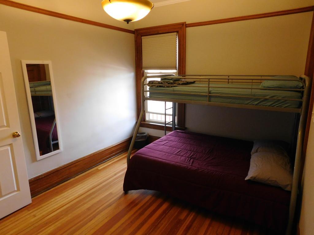 Guest house Mile High House *