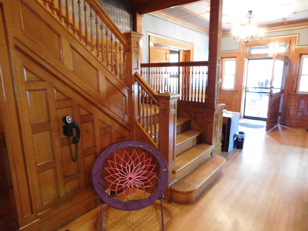 Guest house Mile High House *